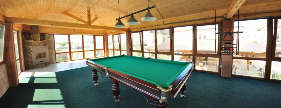 бильярд в поселке Поповка, Крым